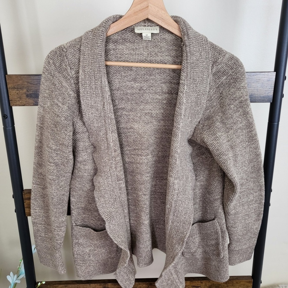 Appleseeds tan ruffle cardigan sweater with pockets size M